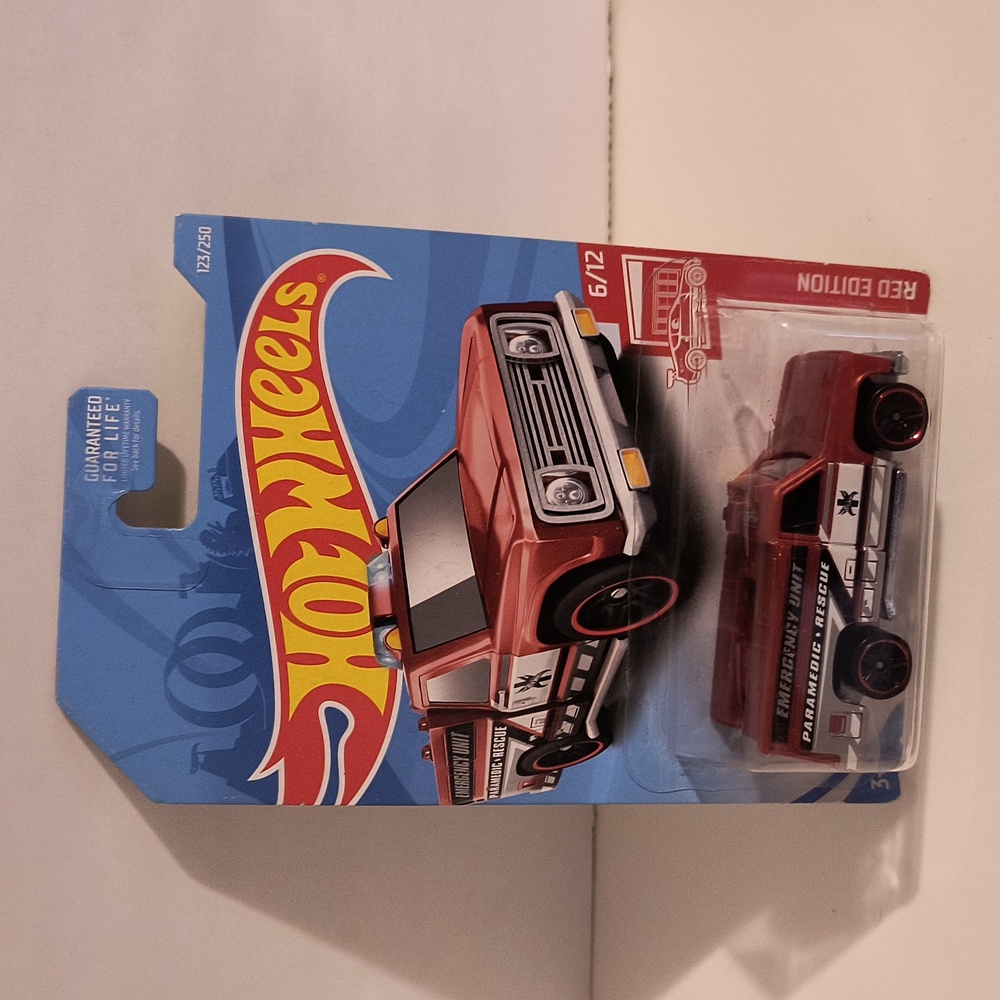 D2 Hot Wheels Rapid Responder red edition with shipping protector